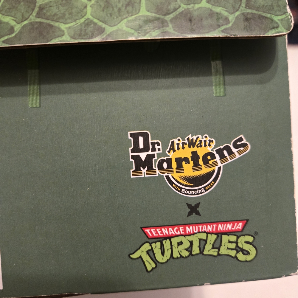 Dr. Martens Teenage Mutant Ninja Turtles Kids/Toddler Boots Limited Edition - Picture 8 of 8